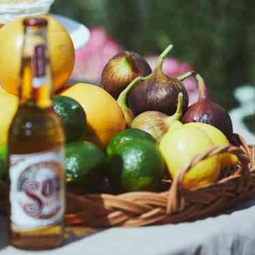 アーヴェリール迎賓館(姫路)/テイクアンドギヴ・ニーズウェディング プールサイドでデザートビュッフェを