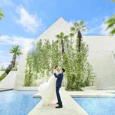 ララシャンスHIROSHIMA迎賓館 水辺が広がる披露宴会場