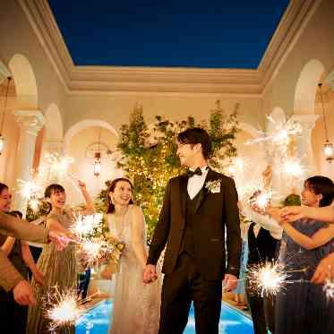 アクアテラス迎賓館(大津)/テイクアンドギヴ・ニーズウェディング ナイトウェディングでの光の演出も人気