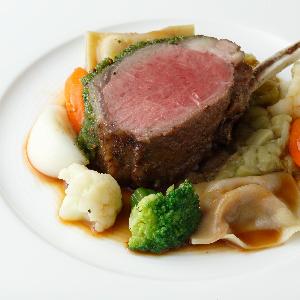 アクアテラス迎賓館(大津)/テイクアンドギヴ・ニーズウェディング 子羊のメイン料理