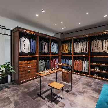 タキシードも豊富にご用意