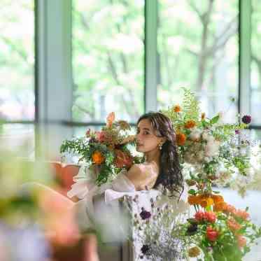 TIAD, オートグラフ コレクション(ティアド, オートグラフ コレクション) 光をまとう花嫁が美しく映えて