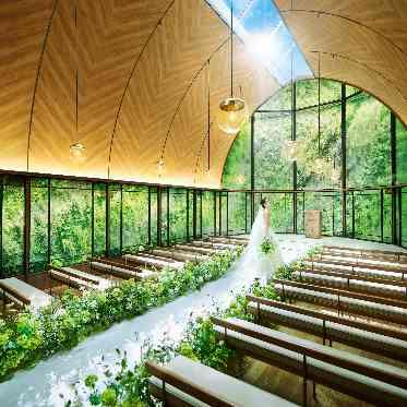 アルモニーアンブラッセ　イットハウス/テイクアンドギヴ・ニーズウェディング 緑豊かなNEWチャペル