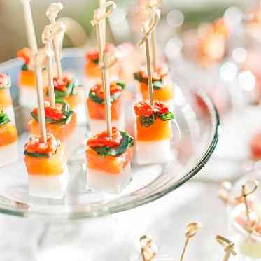 AQUA GARDEN TERRACE(アクアガーデンテラス)/テイクアンドギヴ・ニーズウェディング ピンチョスでオシャレに