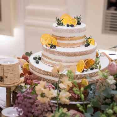 AQUA GARDEN TERRACE(アクアガーデンテラス)/テイクアンドギヴ・ニーズウェディング オシャレな装飾にピッタリのウェディングケーキをご提案します