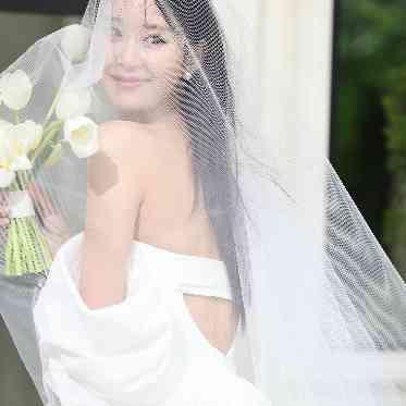 後ろ姿も抜け感を