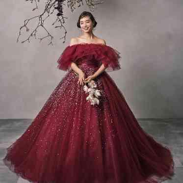 トレンドカラーのカラードレス