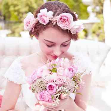 ア・ラ・モードパレ&ザ・リゾート ドレスに合わせた小物もフローリストに相談