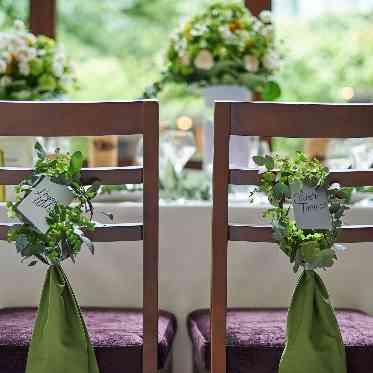 ア・ラ・モードパレ&ザ・リゾート おふたりのイスも自由にアレンジを