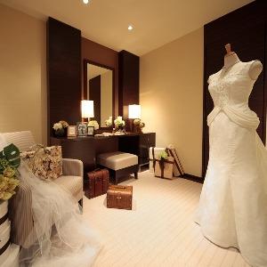 ア・ラ・モードパレ＆ザ・リゾート 花嫁支度を行うブライズルームも完備。