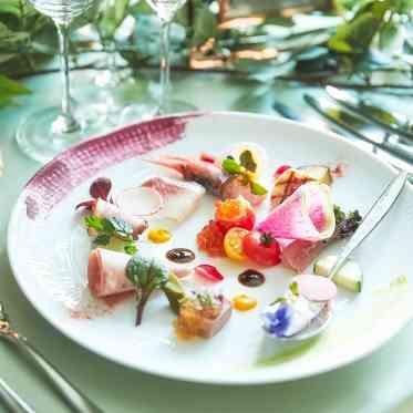 ア・ラ・モードパレ&ザ・リゾート/エスクリウェディング 華やかな前菜はゲストの方の目を引く