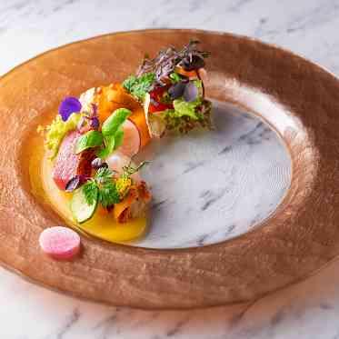 ラグナヴェール プレミア 契約畑より仕入れたこだわりの旬の食材。素材そのものの美味しさを堪能できる