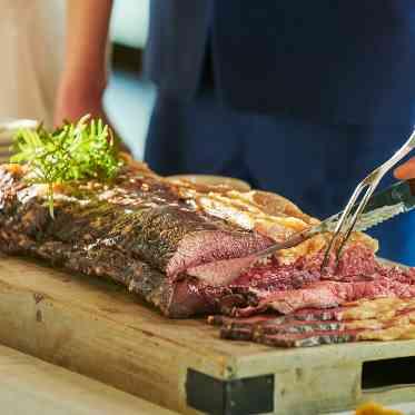 ラグナヴェール プレミア 絶妙なタイミングで火入れしたお肉はジューシーで柔らかい