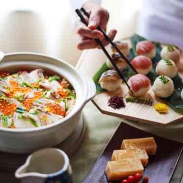 ラグナヴェール大阪（LAGUNAVEIL OSAKA） 親族に人気のお寿司ビュッフェ。他にお茶漬けやお赤飯など和食もご提案