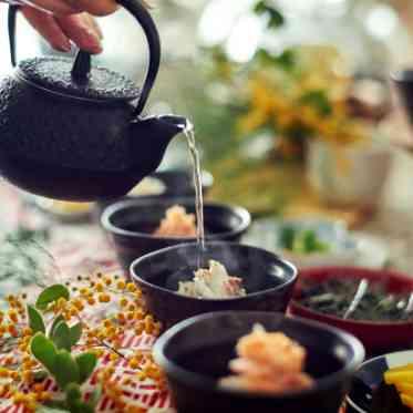お茶漬けビュッフェは年配の方にも人気。トッピング次第で味にバリエーションも出せる