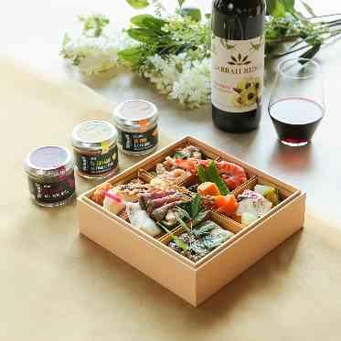 ラグナヴェール大阪（LAGUNAVEIL OSAKA） オンライン参加のゲストには婚礼会席やワインなどのおもてなしギフトをお届けできる