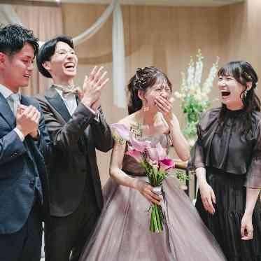 京都ノーザンチャーチ北山教会 まるで海外の邸宅を思わせる空間。ふたりらしくゲストをもてなして