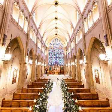 ロイヤル セント ヨーク 県内最大級!ステンドグラス輝く本物大聖堂で叶える花嫁の理想【ヨークミンスター】
