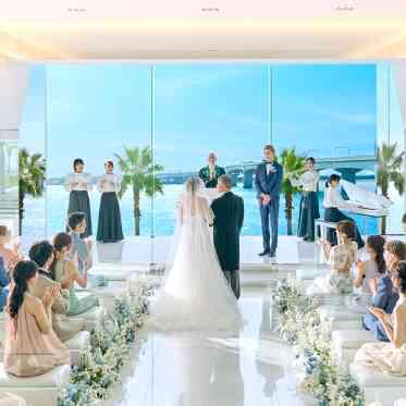 Mandarin Port (マンダリンポルト) ●BRASSグループ まるで海と繋がっているかのようなバージンロード