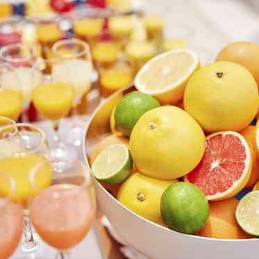 Mandarin Port (マンダリンポルト) ●BRASSグループ 生絞りジュースなどをガーデンのウェルカムパーティでおもてなしするのも人気