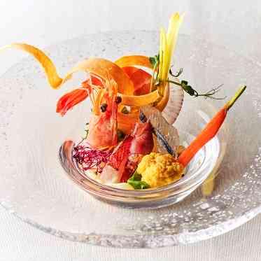 Mandarin Port (マンダリンポルト) ●BRASSグループ 色鮮やかな前菜メニューは見た目でもうれしい