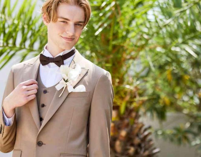 Mandarin Port (マンダリンポルト) ●BRASSグループ ドレス・衣装