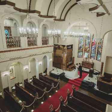 グラナダスィート オン ア ターブル 大切な家族に見守られ、本物の愛に誓う