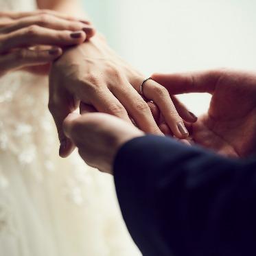 グラナダスィート オン ア ターブル 肩ひじをはらず、いつも通りのおふたりらしく