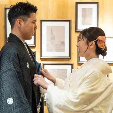 グラナダスィート オン ア ターブル 会場内のブライズルームでお仕度を