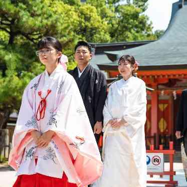 グラナダスィート オン ア ターブル 櫛田神社での神前式