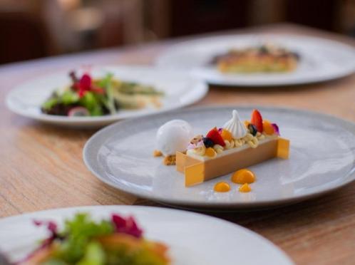 フォーシーズンズ リゾート バリ アット ジンバランベイ ギリジンバラン ガーデンウェディング / ワタベウェディング 披露宴会場