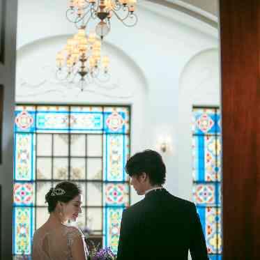 アイネスヴィラノッツェ大阪●クラウディアホールディングス 上品なシャンデリアが佇む美しい空間美