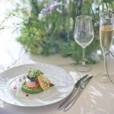 ソンブルイユ OSAKA WEDDING(SOMBREUIL OSAKA WEDDING) 美食に寄り添うワインとともに、心ほどけるおもてなしを