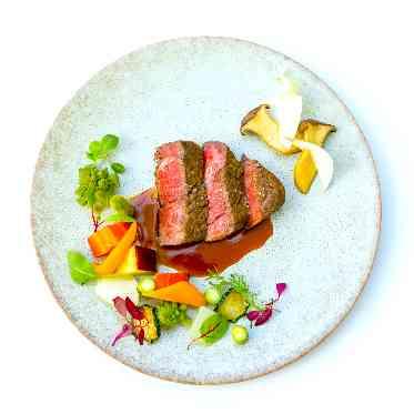 アイネスヴィラノッツェ大阪●クラウディアホールディングス メインのお肉料理はお好みに合わせた焼き加減でご提供