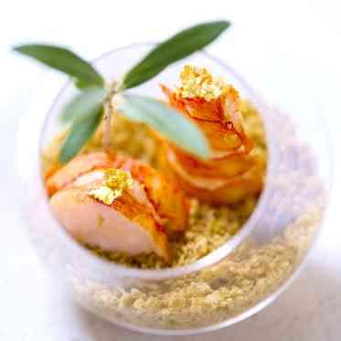 アイネスヴィラノッツェ大阪●クラウディアホールディングス 器や盛り付けにもこだわった料理はインパクト大