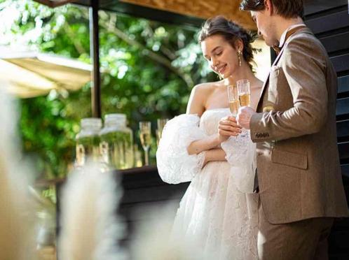 アイネスヴィラノッツェ大阪●クラウディアホールディングス ドレス・衣装