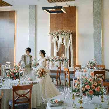 Belle la Coeur(ベル ラ クール) 高い天井の会場はダイナミックなハンギングアレンジとの相性も◎