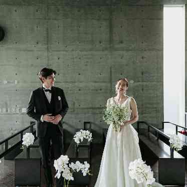 ザ・ヒルサイド 神戸 コンクリートが自然光により温かで洗練された雰囲気に