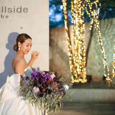 2階に位置するパーティ会場。けやきの木のイルミネーションが華やかさをプラスする