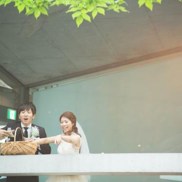 ザ・ヒルサイド 神戸 開放的なセンターコートの空間では、ゲストと和やかなアフターセレモニーを