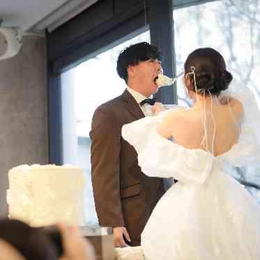 ザ・ヒルサイド 神戸 ウェディングケーキのファーストバイトの演出