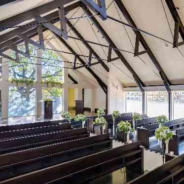 神戸迎賓館 旧西尾邸 自然光がたっぷり入り込む神秘的なチャペル