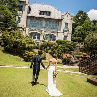 神戸迎賓館 旧西尾邸 1万㎡の広大なガーデンを使ってアフターセレモニーやガーデン挙式が叶う
