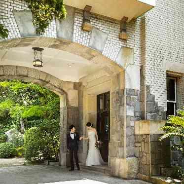 神戸迎賓館　旧西尾邸 大理石のエントランスに結婚式への期待が膨らむ