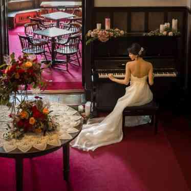 神戸迎賓館 旧西尾邸 寛ぎの待合スペースも当時の設えが残る