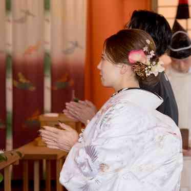 FUNATSURU KYOTO KAMOGAWA RESORT(鮒鶴京都鴨川リゾート) 厳かな神前式は写真撮影も可能