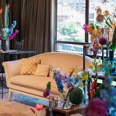 FUNATSURU KYOTO KAMOGAWA RESORT(鮒鶴京都鴨川リゾート) フローリストとオリジナルコーディネートを創り上げることが可能