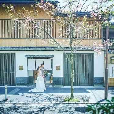 FUNATSURU KYOTO KAMOGAWA RESORT(鮒鶴京都鴨川リゾート) 歩くだけで絵になるロケーション