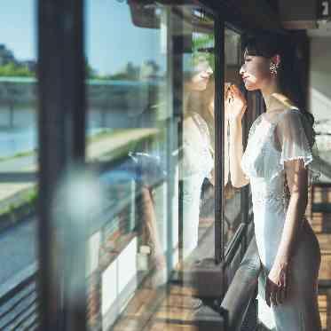 FUNATSURU KYOTO KAMOGAWA RESORT(鮒鶴京都鴨川リゾート) 全階ガラス張りで絶景が祝福する