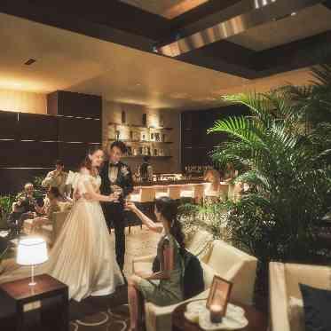 ラグナスイート NAGOYA 　ホテル＆ウェディング 大人花嫁には、ムーディーな雰囲気で楽しむことも可能！